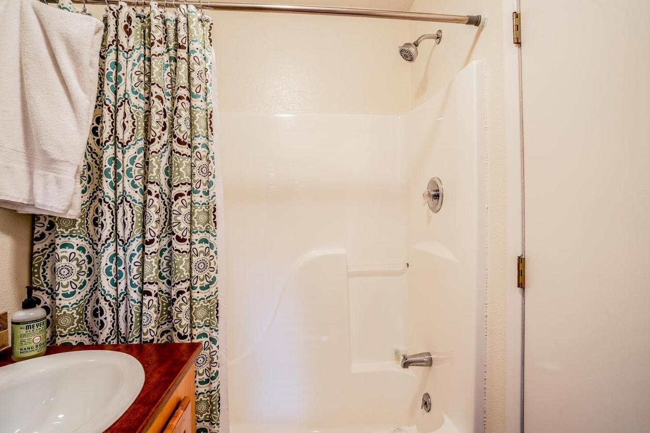 Yenne Point Studio Hotell Bigfork Eksteriør bilde